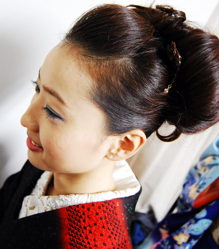 around thertyからの振袖